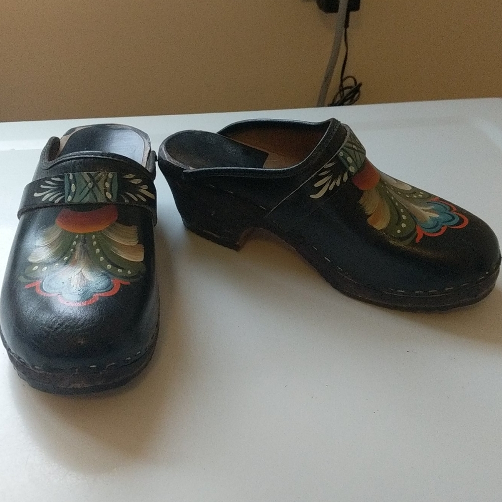 Vollsjo hand painted black clogs